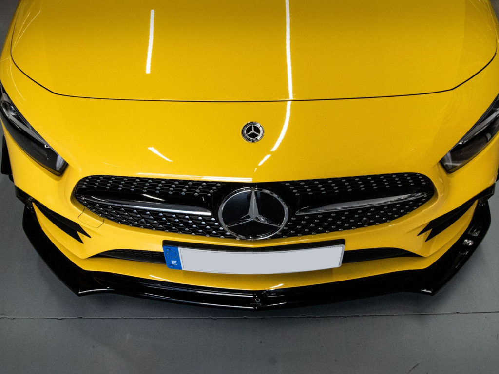 Mercedes Tuning morro amarillo